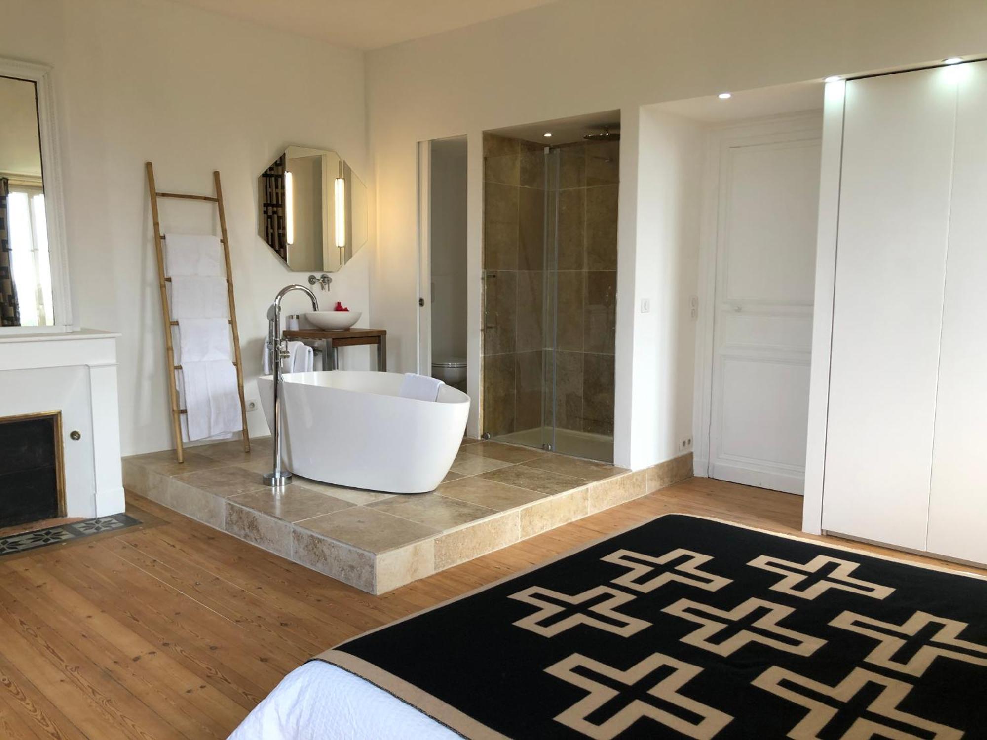 Chateau Bernon Maison D Hotes - Piscine Et Spa Queyrac Luaran gambar